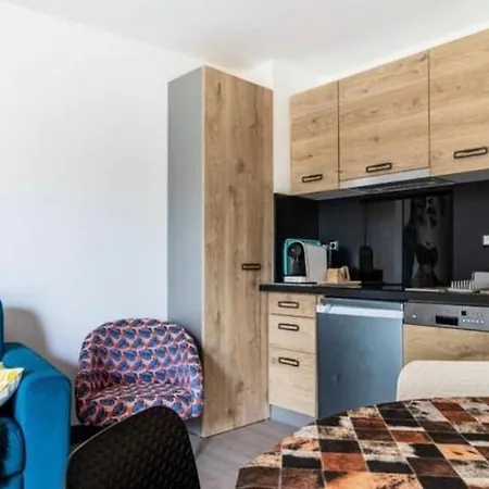 Апартаменты Aux Portes De