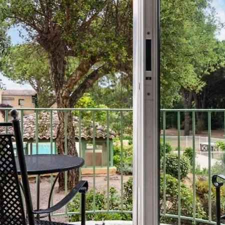 Aux Portes De * Сен-Тропе