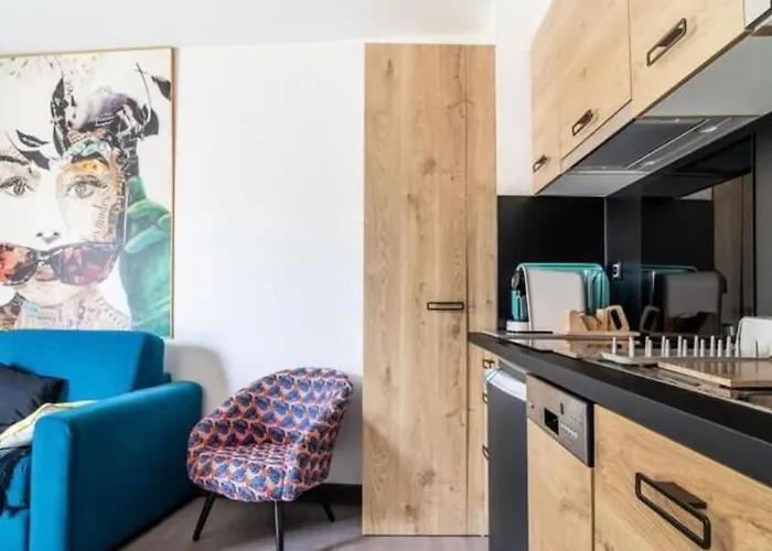 Aux Portes De * Сен-Тропе